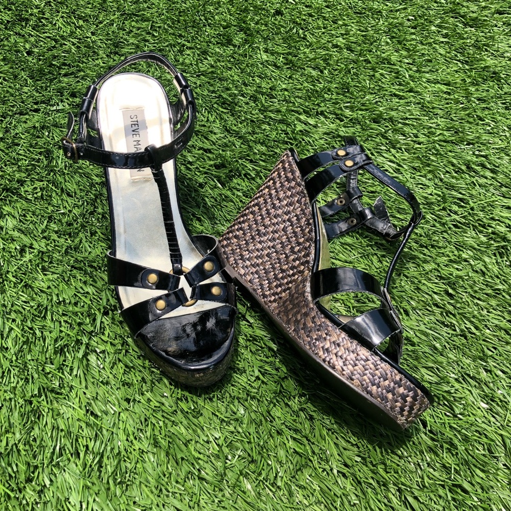 SOLD — Steve Madden Black and Brown Wedge